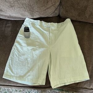 Greg Norman Collection Light Green Seersucker Flat-Front Men’s Shorts